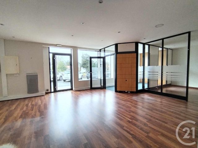 Commerce à louer - 117 m2 - 85 - PAYS-DE-LOIRE