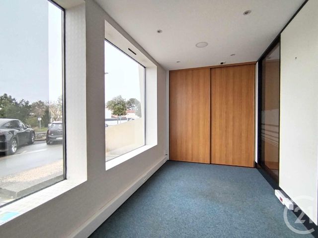 Commerce à louer - 117 m2 - 85 - PAYS-DE-LOIRE