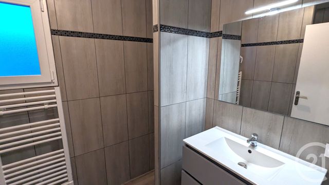 Maison &agrave; louer - 3 pi&egrave;ces - 77,16 m2 - Angles - 85 - PAYS-DE-LOIRE