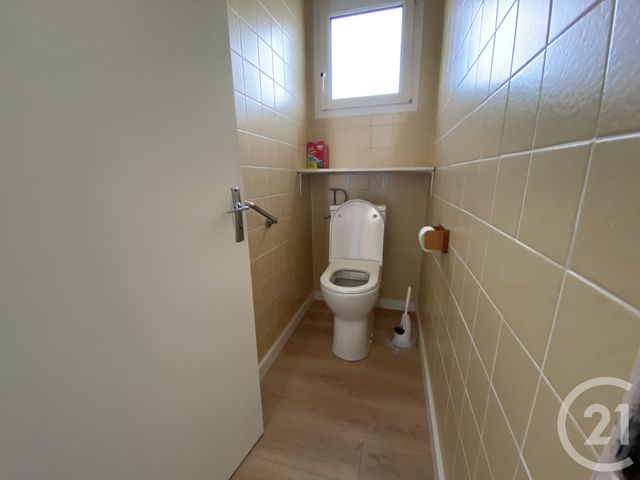 Maison &agrave; louer - 7 pi&egrave;ces - 137 m2 - Avrille - 85 - PAYS-DE-LOIRE