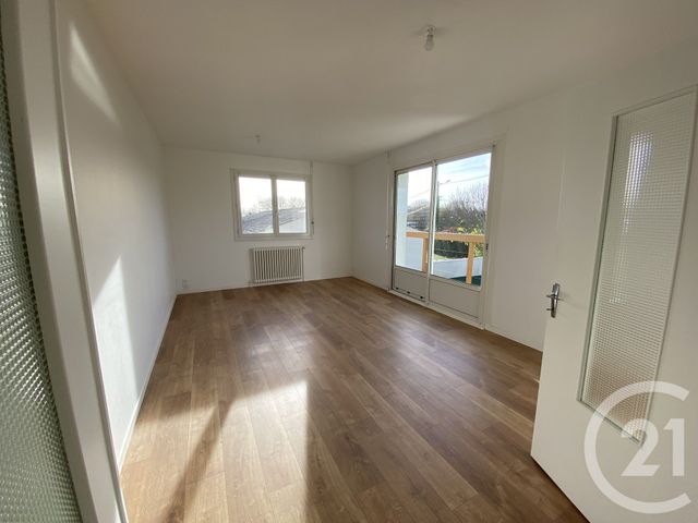 Maison &agrave; louer - 7 pi&egrave;ces - 137 m2 - Avrille - 85 - PAYS-DE-LOIRE