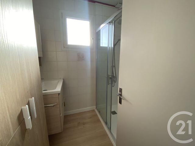 Maison &agrave; louer - 7 pi&egrave;ces - 137 m2 - Avrille - 85 - PAYS-DE-LOIRE