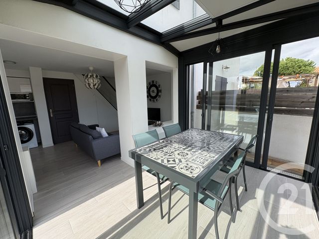 Maison &agrave; louer - 3 pi&egrave;ces - 52 m2 - Jard Sur Mer - 85 - PAYS-DE-LOIRE